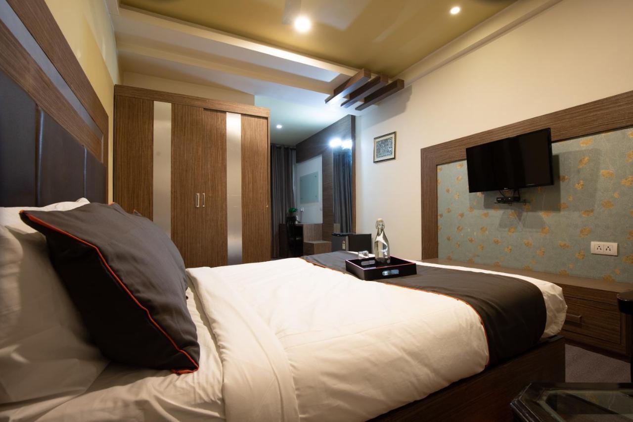 Oyo 79355 Collection O Hotel Adona Meenangadi Экстерьер фото