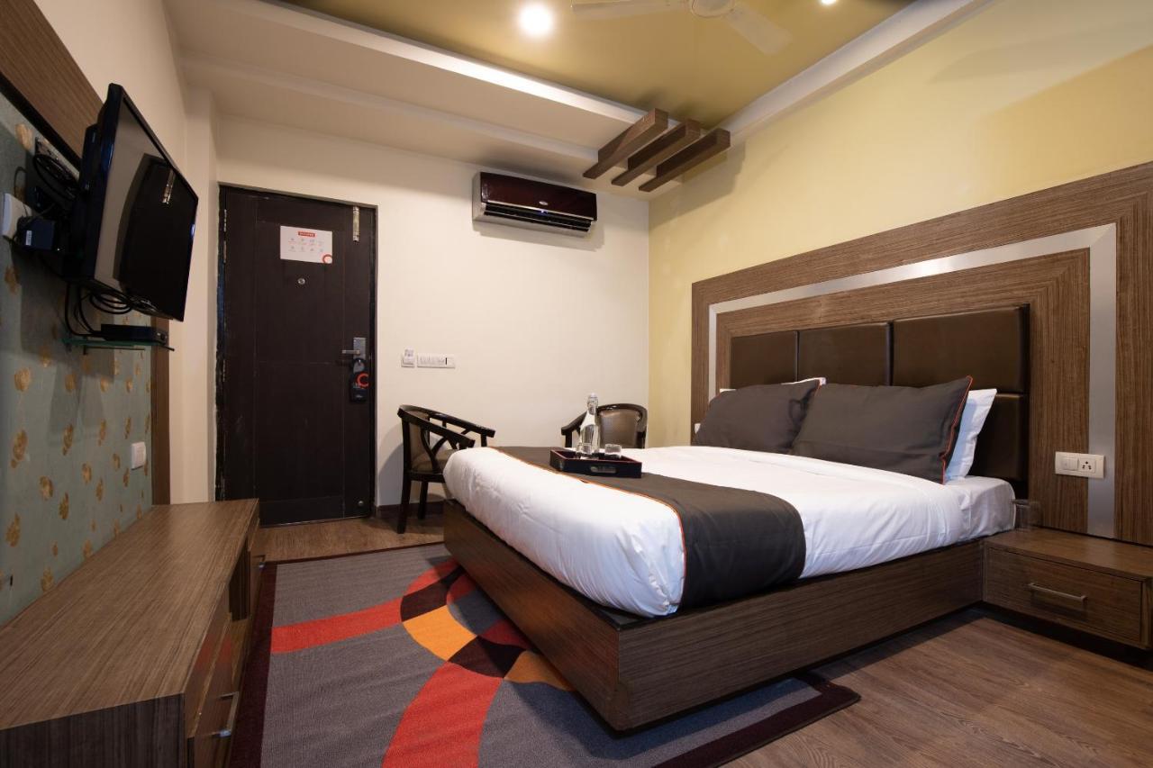 Oyo 79355 Collection O Hotel Adona Meenangadi Экстерьер фото